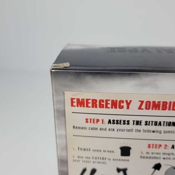 Noki Zombie Eggpocalypse Egg Cup, Spoon, Toast Cutter Gift Set - Picture 5 of 7